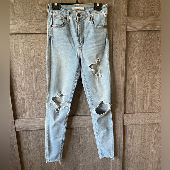 Levis Skinny Jeans - Picture 1 of 2
